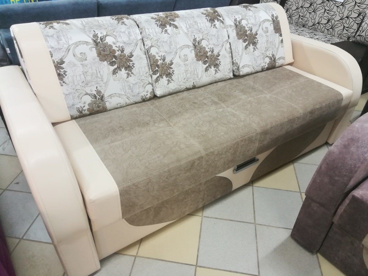 Диван Каролина 2